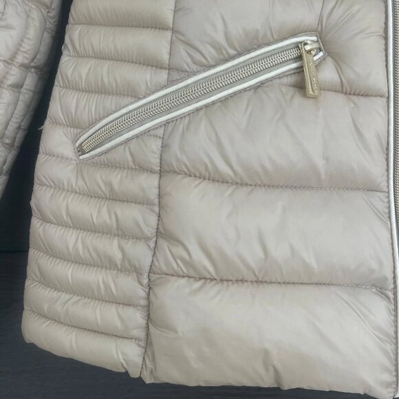 MICHAEL KORS puffer Jacket Woman In Beige With White Details, Gold Hardware.S - Picture 6 of 13